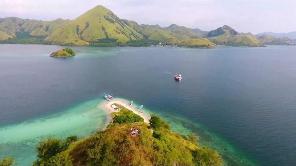 labuan bajo sunset trip